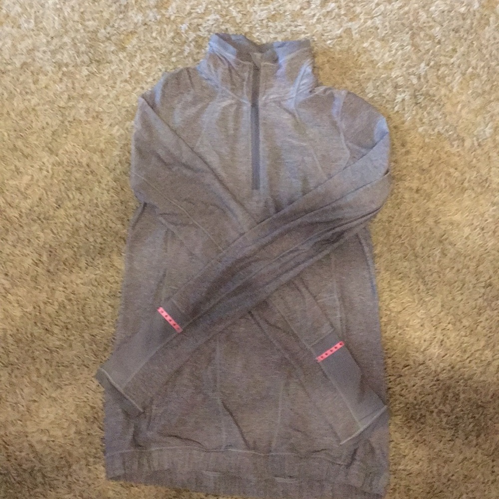 ✨Lululemon quarter zip pullover✨